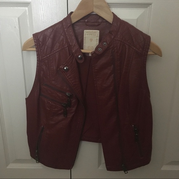 READ DESCRIPTION GUESS Red / Maroon Faux Leather Moto Vest
Size XS - Picture 5 of 7